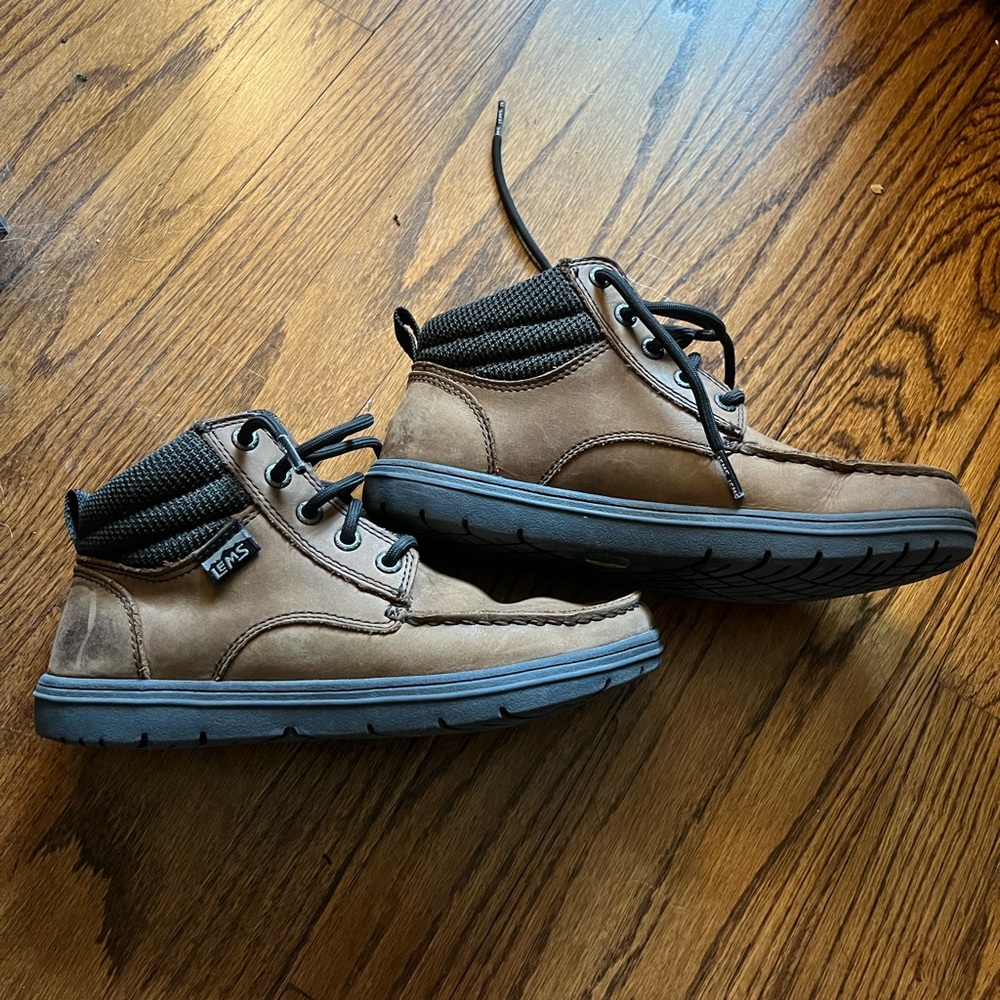 Barefoot shoe: Lem’s Women Boulder Boot Mid Leather size 6.5